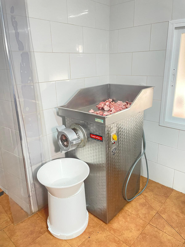 Carnicería Mercedes Cuadros Vivo 2