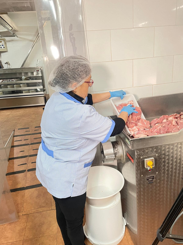 Carnicería Mercedes Cuadros Vivo 3