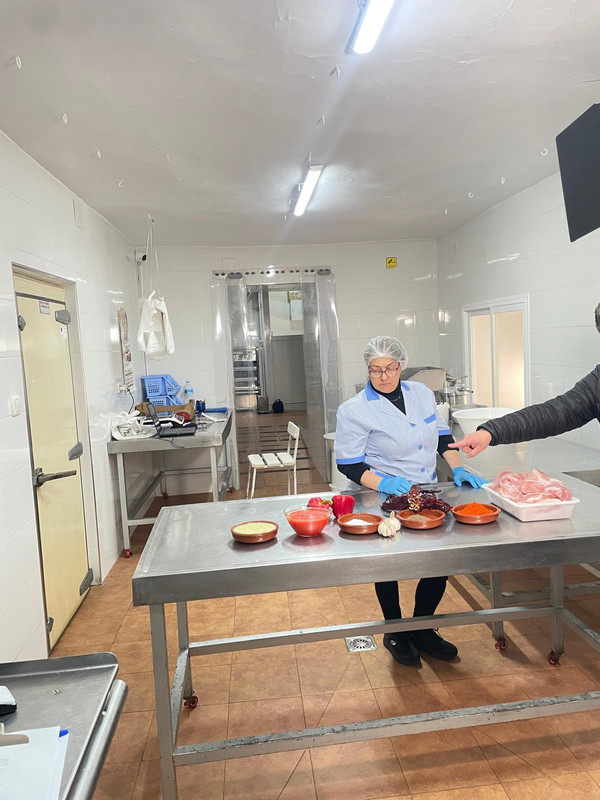 Carnicería Mercedes Cuadros Vivo 1